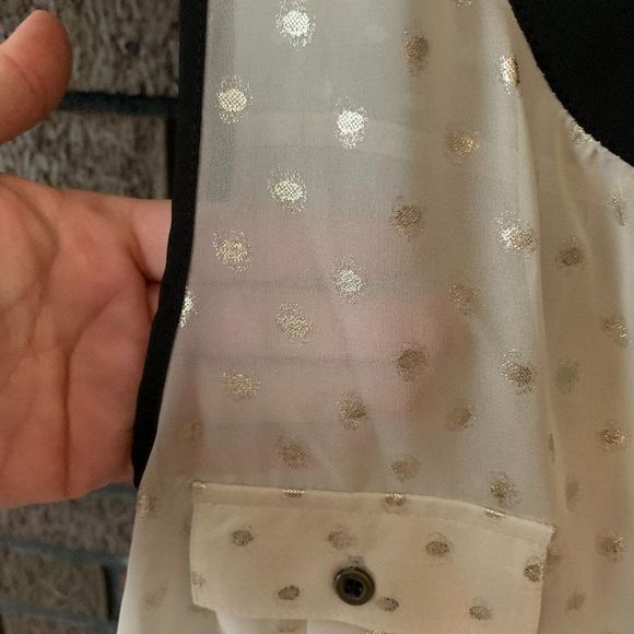 Monteau Sheer Top - Picture 2 of 4